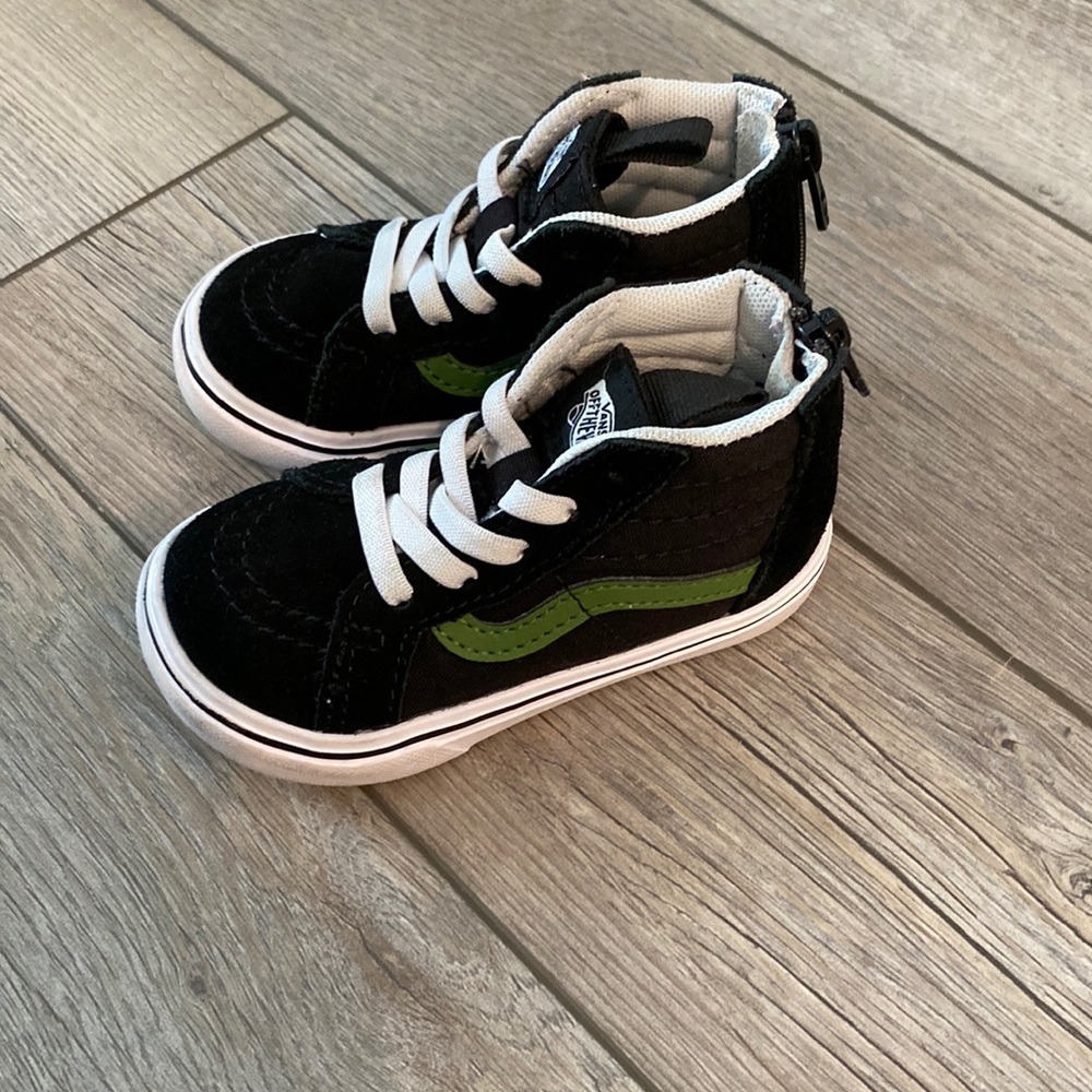 Vans off the Wall Hi-Top Sneakers